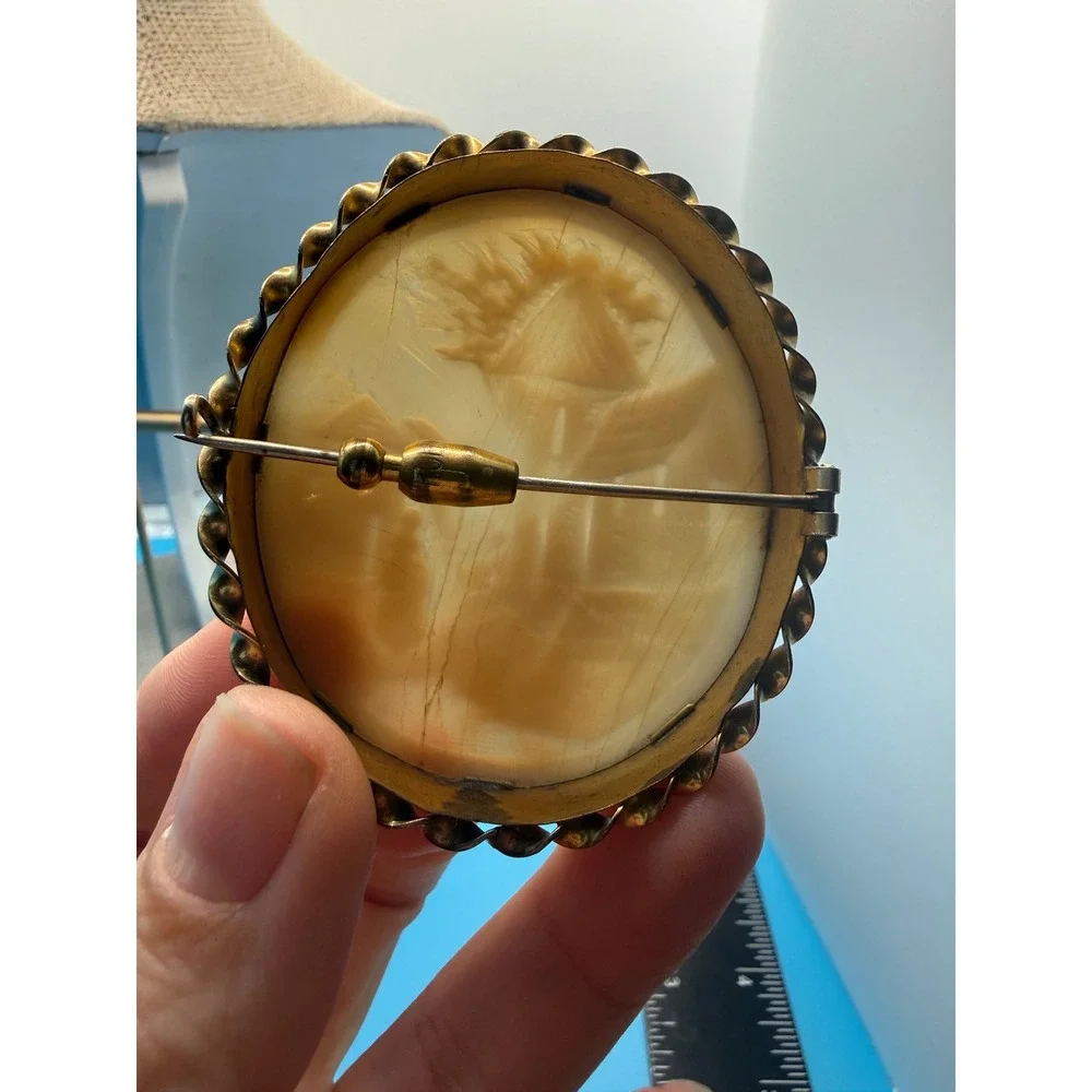Antique Shell Cameo Brooch Margaret at the Well Village Scene‎ Gold Tone 2.25